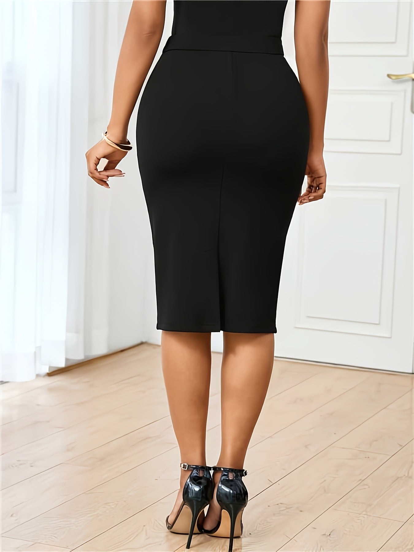 Women's Elegant High-Waisted Stretchy Long Skirt - Slim-Fit Burgundy with Front Zipper Closure, Back Slit & Decorative Button Accent - Structured Office to Semi-Formal Wear, Machine Washable High-Stretch Fabric (No Belt Requi