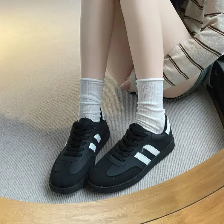 2025 Women Sports Shoes Fashion Casual Flats Vulcanize Shoes Ladies Outdoor Walking Sneakers Women Comfortable Classical Shoe