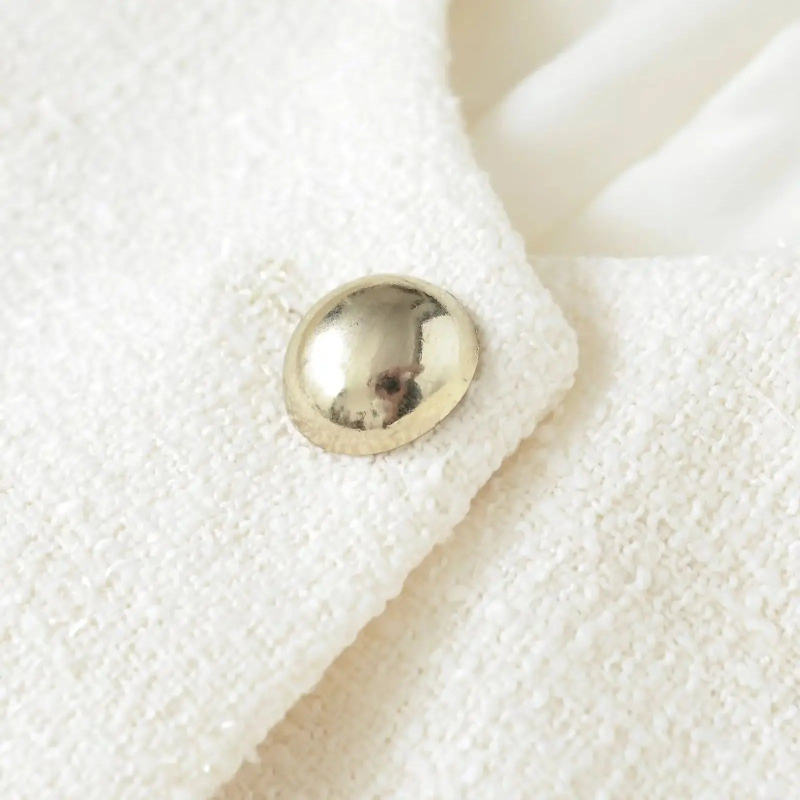 Women's Jacket Autumn New Style White Long Sleeve Button Decorative Short Jacket Aristocratic Style Personalized Fashion