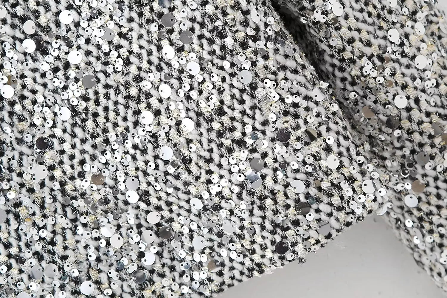 BKQU Tweed Sequined Jackets Women Casual Loose Round Neck Long Sleeved Cropped Silver Cardigan Autumn Female Warm Elegant Coats