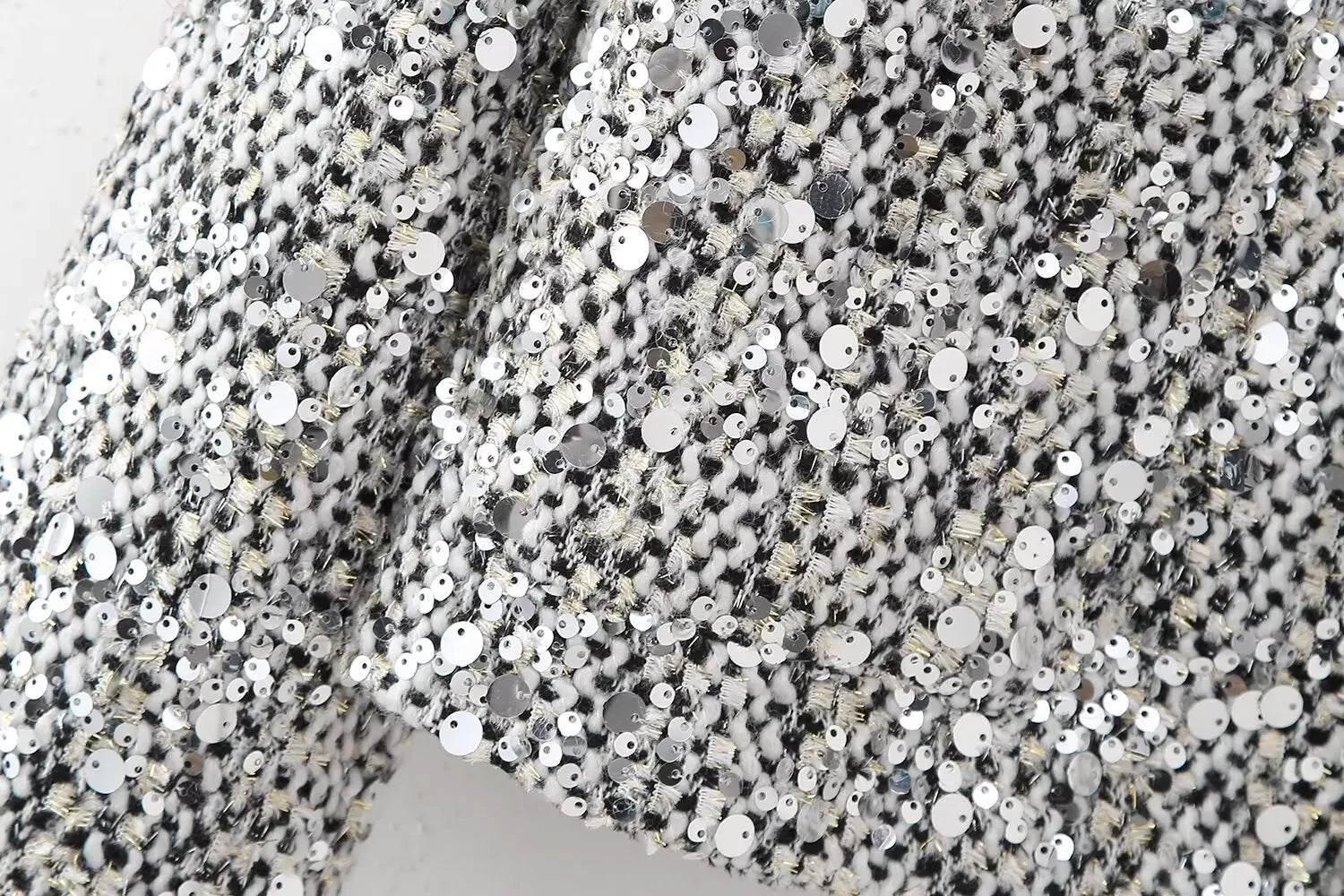BKQU Tweed Sequined Jackets Women Casual Loose Round Neck Long Sleeved Cropped Silver Cardigan Autumn Female Warm Elegant Coats