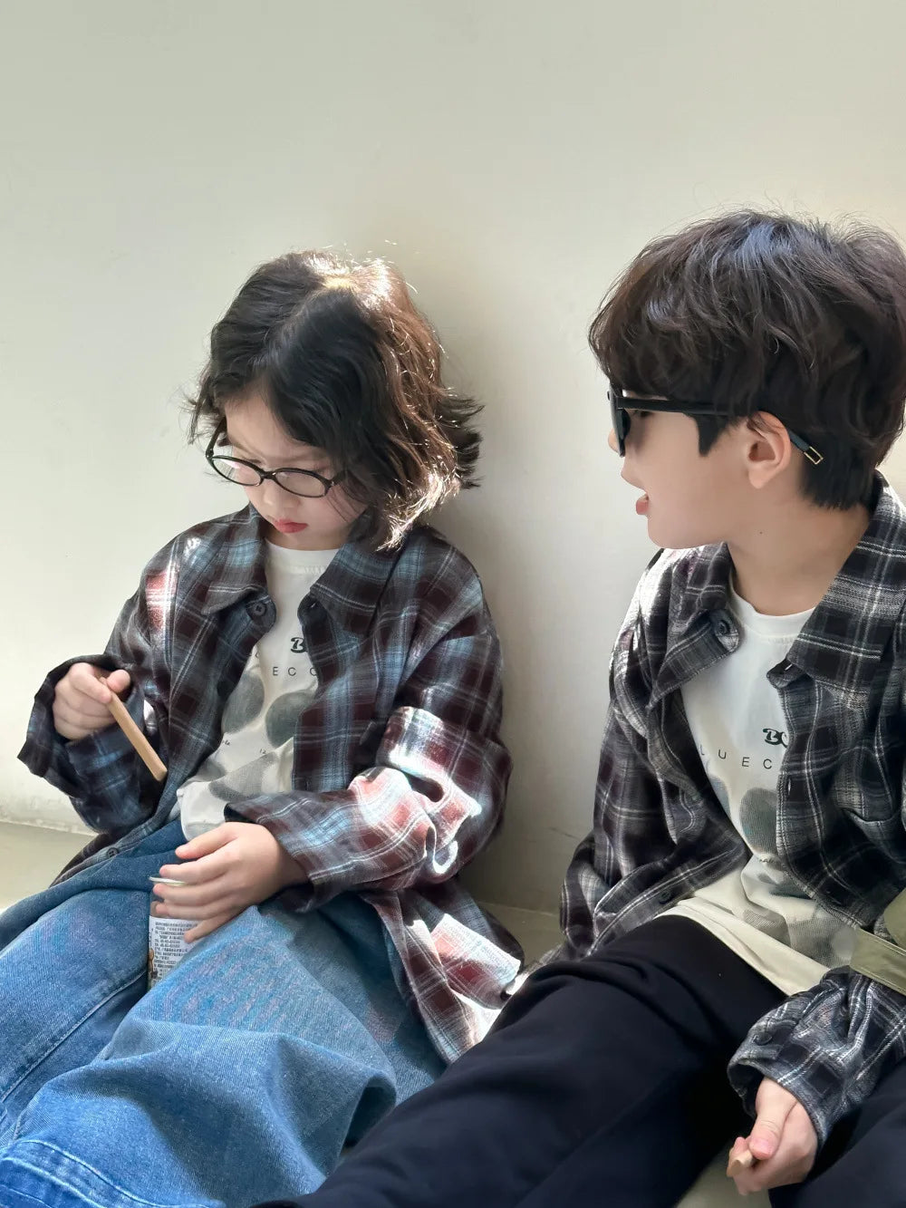 Children's Shirt 2024 Autumn Boys and Girls Korean Version Velvet Plaid Shirt Children's Casual Versatile Loose Long Sleeve Top