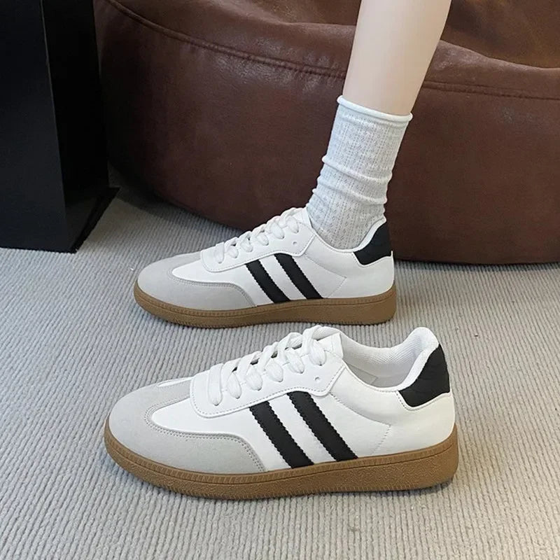 2025 Women Sports Shoes Fashion Casual Flats Vulcanize Shoes Ladies Outdoor Walking Sneakers Women Comfortable Classical Shoe