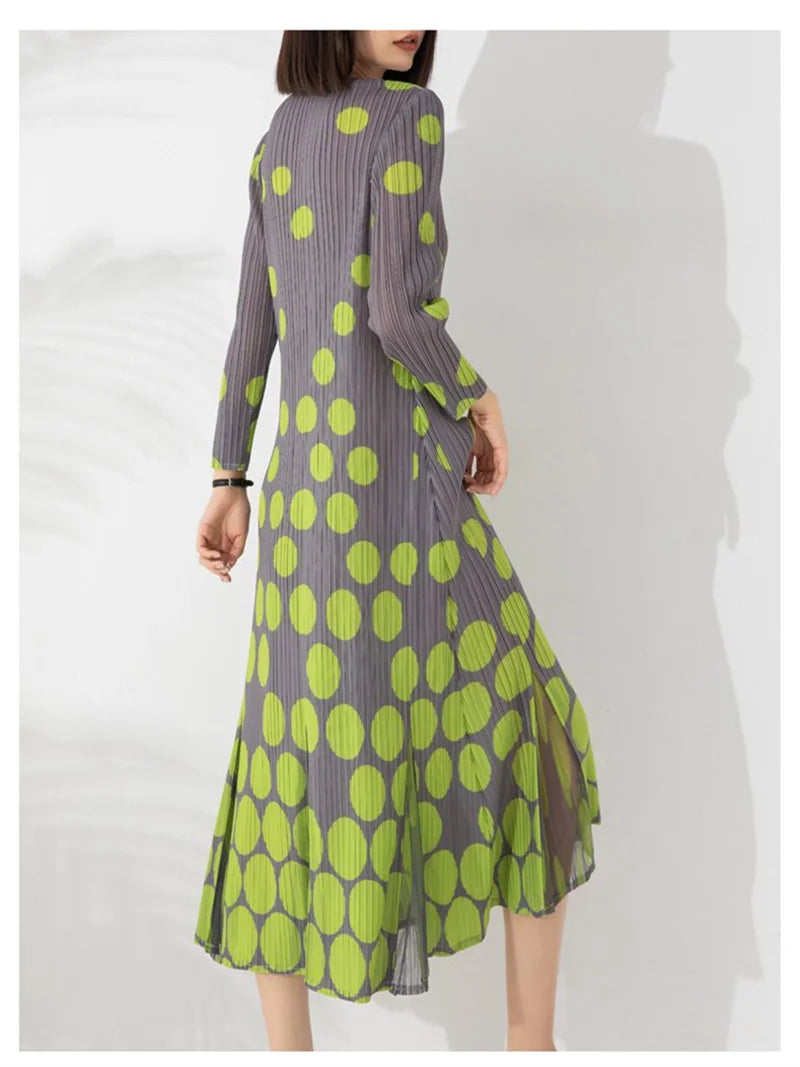 Long Dresses Womens Dresses Folding Dress Spring and Autumn Women's new High-end Design with Relaxed Temperament and Long Skirt