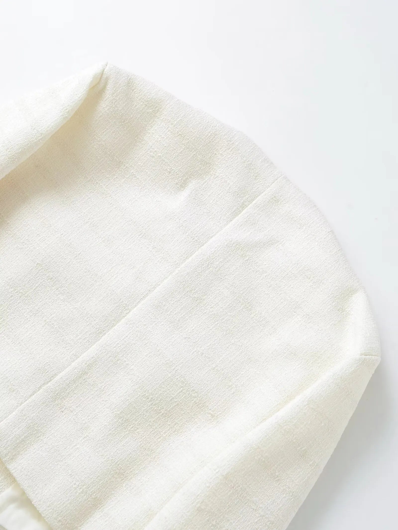 Women's Jacket Autumn New Style White Long Sleeve Button Decorative Short Jacket Aristocratic Style Personalized Fashion