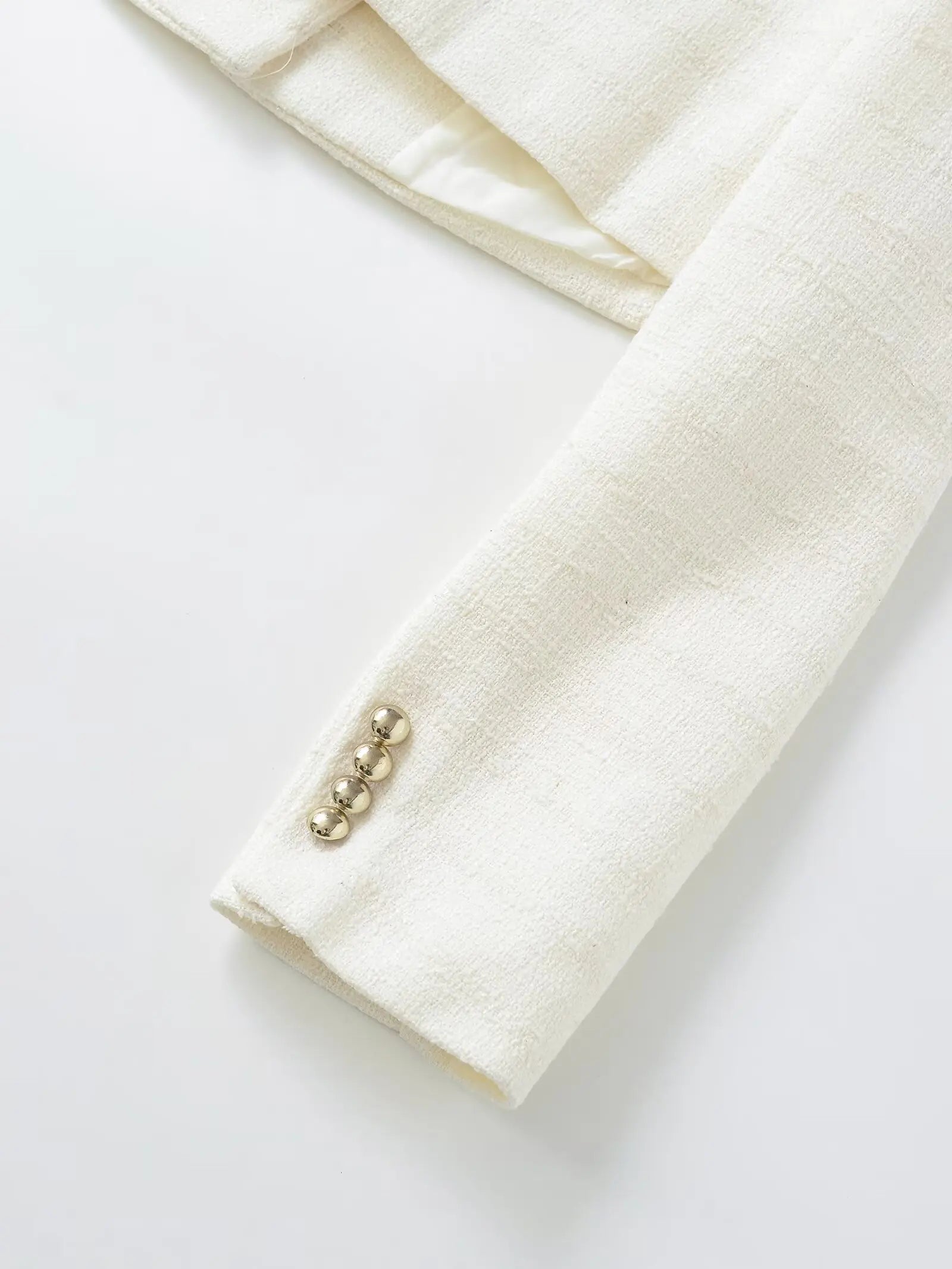 Women's Jacket Autumn New Style White Long Sleeve Button Decorative Short Jacket Aristocratic Style Personalized Fashion