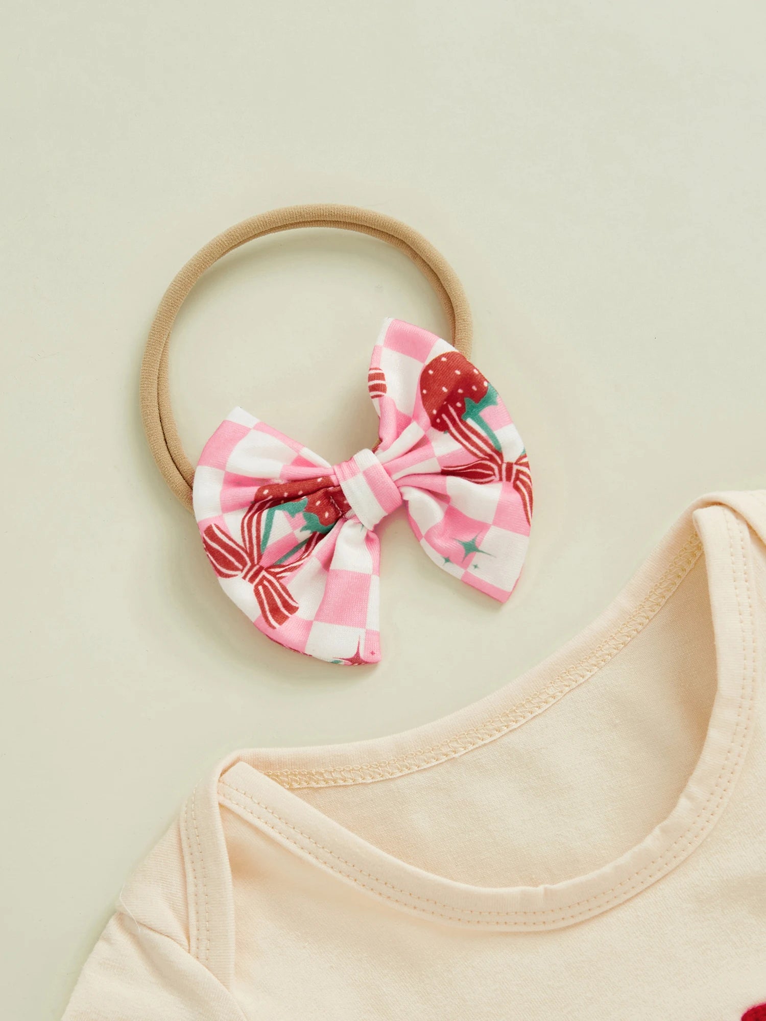 Baby Girl Mother's Day Letter Towel Embroidery Strawberry Pattern Short Sleeve Top Long Pants + Headwear Children's Clothing