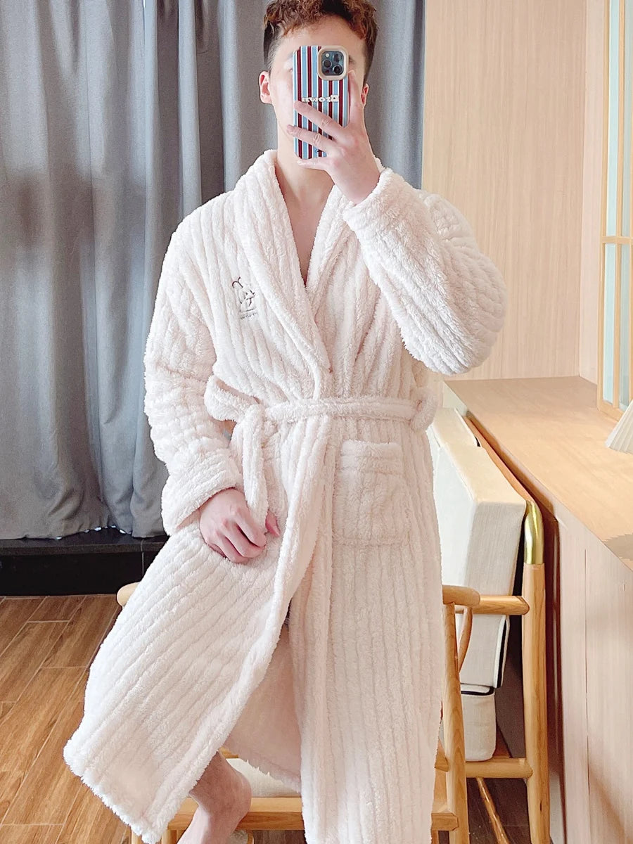 Men's Robes Long Sve Coral Fce Robe Thi Warm Batobe Luxury Home Clothes Morning Gown Mid-Length Fiber Winter Wear Bathrobe Men