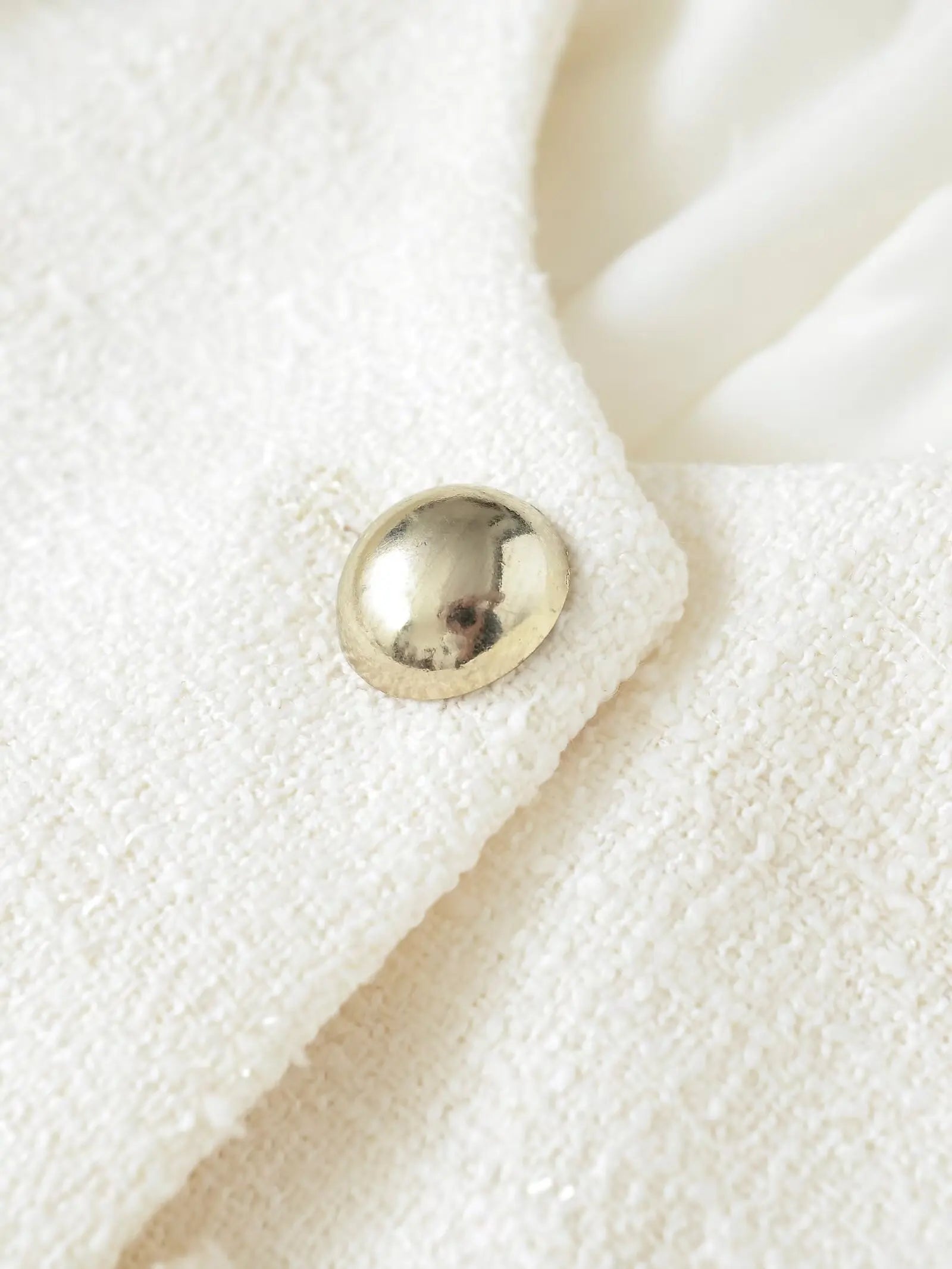 Women's Jacket Autumn New Style White Long Sleeve Button Decorative Short Jacket Aristocratic Style Personalized Fashion