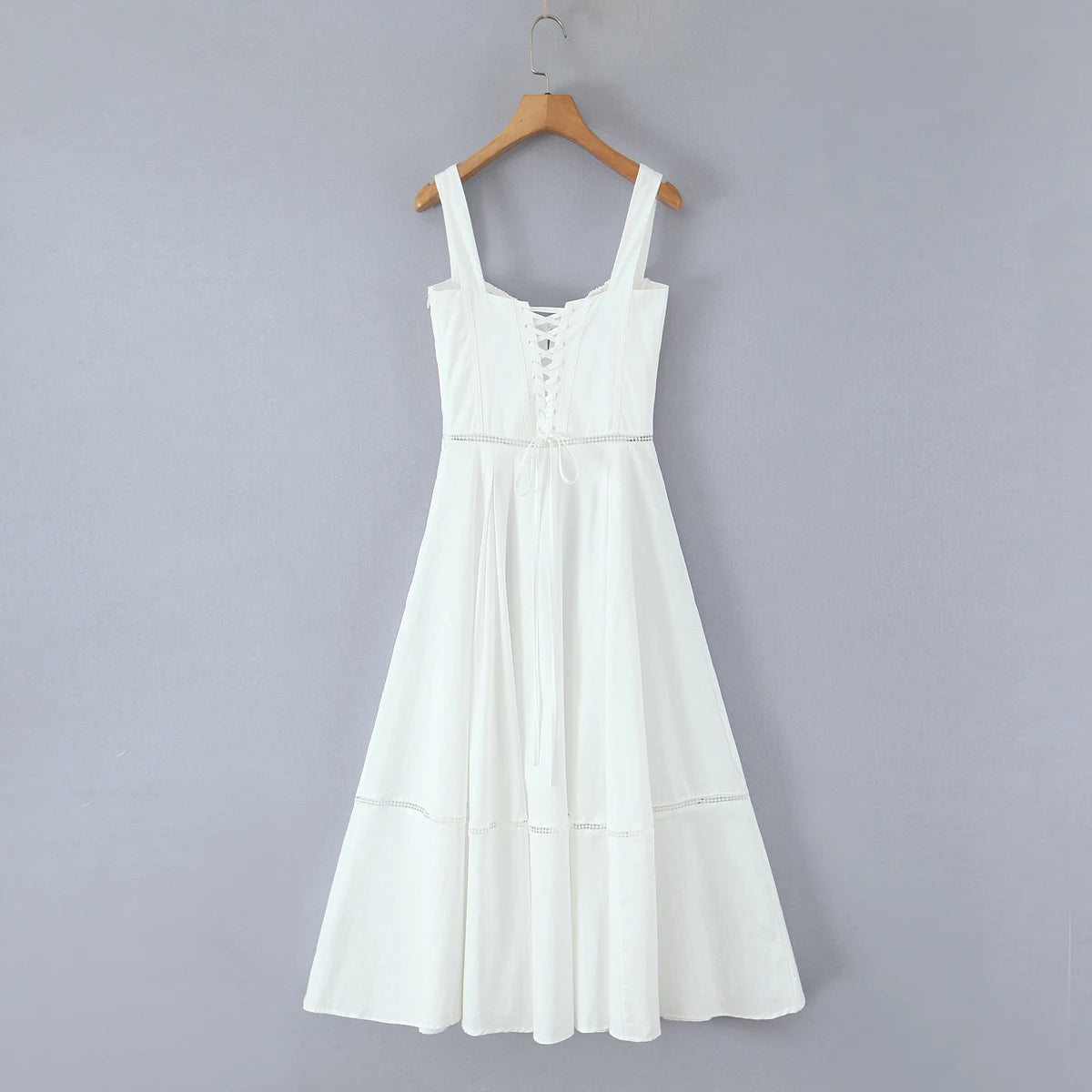 2025 summer new product women's clothing fashionable, fresh, sweet and elegant waist-hugging lace-up design suspender dress