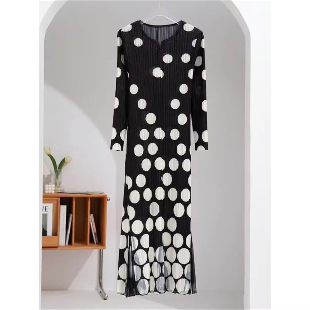 Long Dresses Womens Dresses Folding Dress Spring and Autumn Women's new High-end Design with Relaxed Temperament and Long Skirt