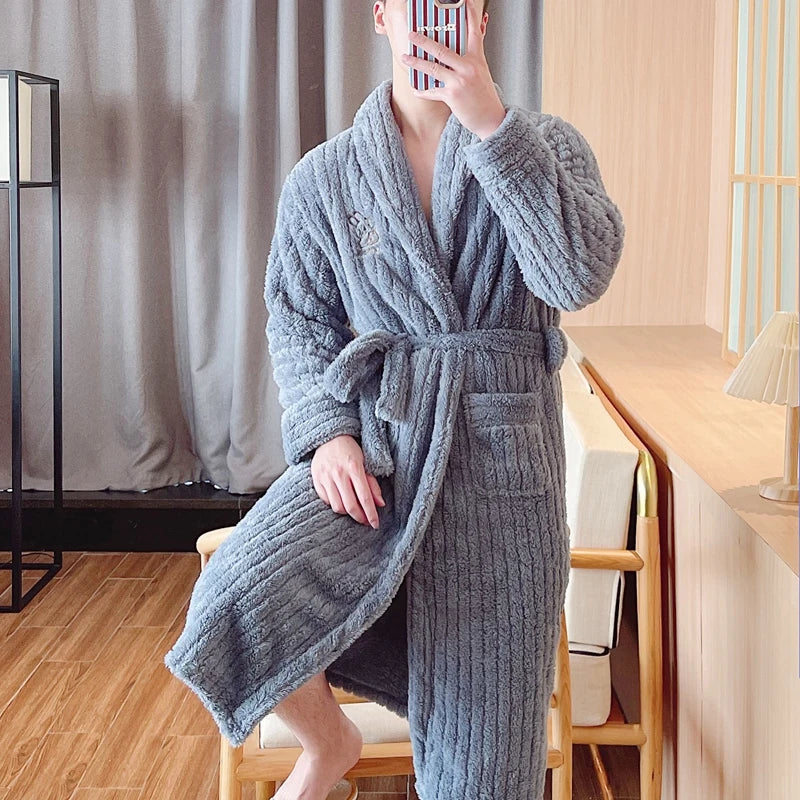 Men's Robes Long Sve Coral Fce Robe Thi Warm Batobe Luxury Home Clothes Morning Gown Mid-Length Fiber Winter Wear Bathrobe Men