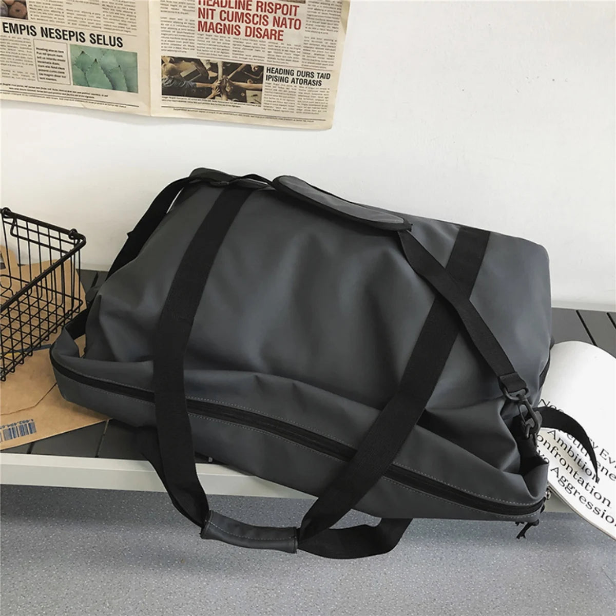 Handheld travel bag, large capacity sports and fitness bag