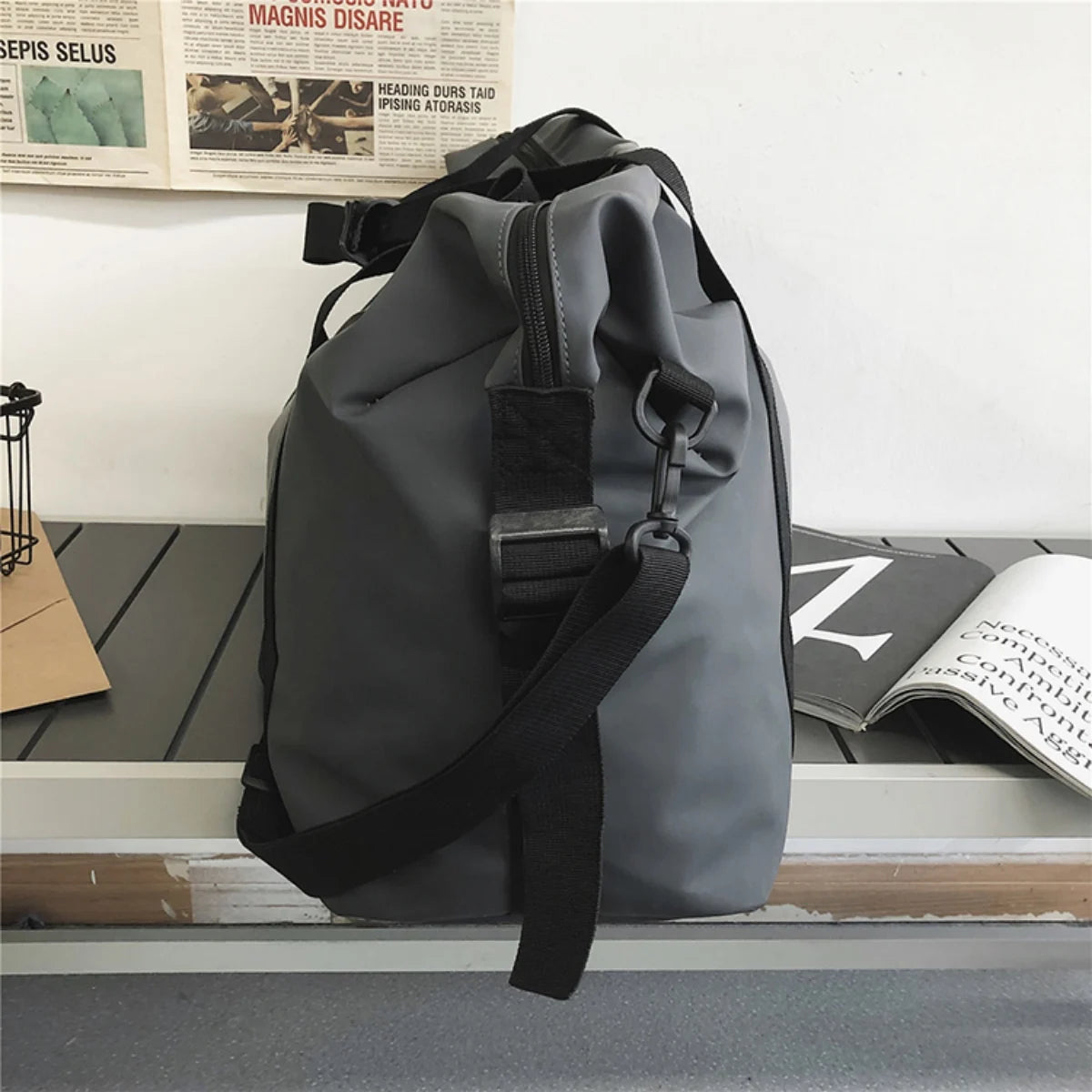Handheld travel bag, large capacity sports and fitness bag